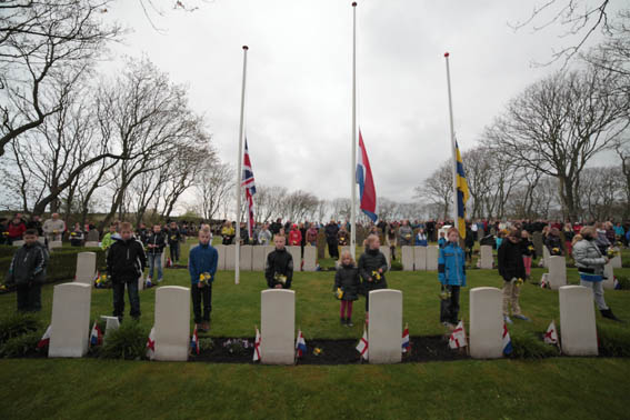 4 Mei herdenking op Ameland foto Jan Spoelstra 4 Mei herdenking op Ameland foto Jan Spoelstra