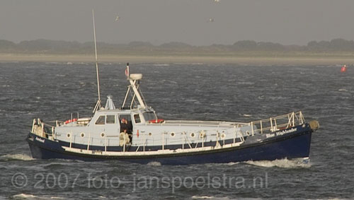 Voor fotografie op ameland: www.janspoelstra.nl