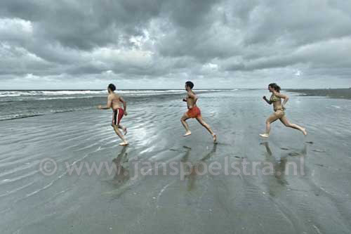 Voor fotografie op ameland: www.janspoelstra.nl