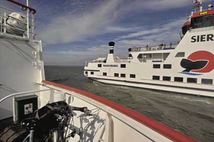 Voor fotografie op ameland: www.janspoelstra.nl